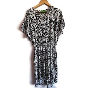 LOGO Lori Goldstein Black White Pattern V Neck Travel No Wrinkle Dress Small